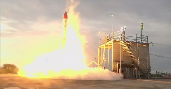 Nhật Bản: Tên lửa rơi ngược trở lại bệ phóng chỉ sau vài giây rồi phát nổ