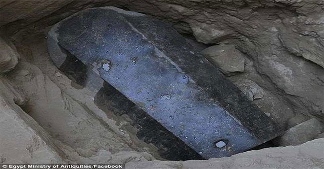 Phát hiện quan tài bằng đá 2.000 năm tuổi lớn nhất ở Alexandria