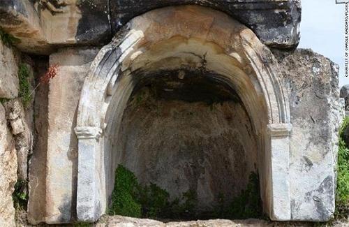 Sau hơn 2.000 năm, bí ẩn cánh cửa địa ngục được hé mở