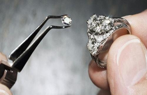Khoa học nói: Chúng ta hoàn toàn có thể tạo ra kim cương chỉ với... lò vi sóng
