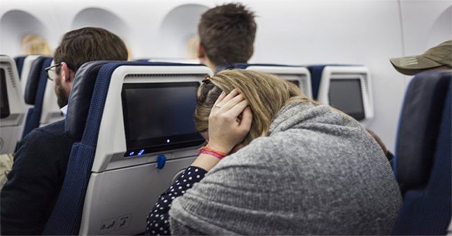 Khi máy bay hạ độ cao đột ngột mà tai lại bị chảy máu là vì sao?