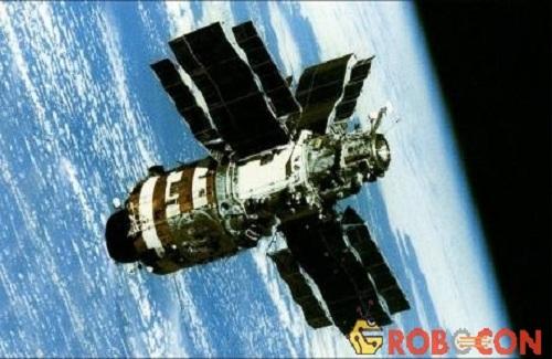 Liên Xô cứu trạm vũ trụ Saliut-7 như thế nào