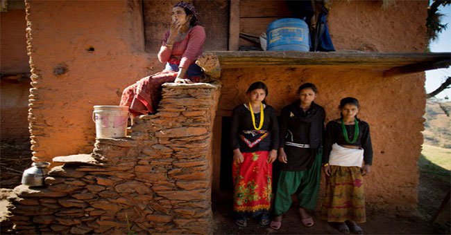 Tục lệ xua đuổi phụ nữ khi đến kỳ kinh nguyệt ở Nepal
