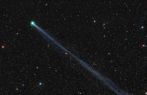 Sao chổi màu xanh lục sắp bay qua Trái đất