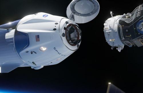 Tàu vũ trụ SpaceX nối Trạm vũ trụ ISS trong 19 giờ