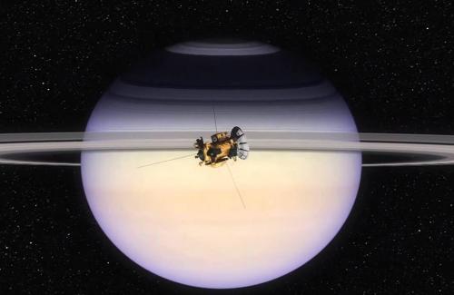 Vệ tinh rời sao Thổ ngày càng nhanh