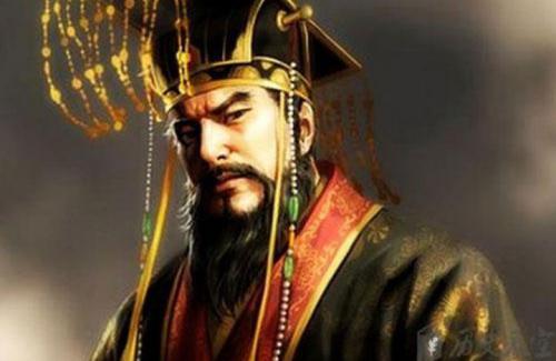 Vì sao vua chúa Trung Hoa đều mặc long bào màu vàng, còn của Tần Thủy Hoàng lại là màu đen?