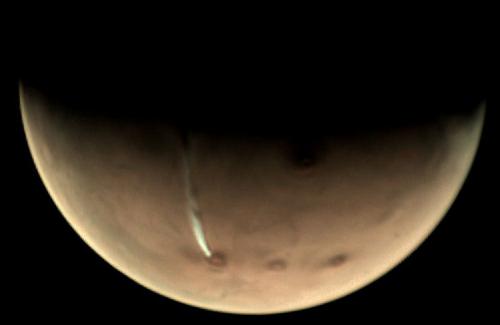 Tái phát hiện dải mây bí ẩn dài 1.600km trên sao Hỏa