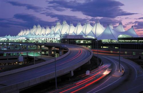 Vì sao sân bay Denver luôn bị đồn chứa nhiều bí ẩn?