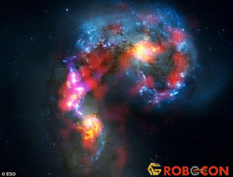 Thiên hà Antennae chụp bởi kính viễn vọng Hubble và ALMA 