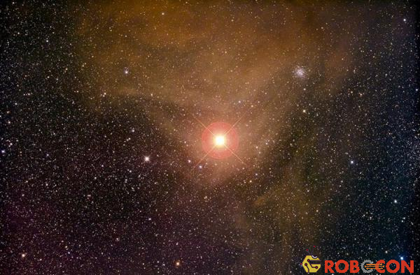 Ngôi sao đỏ khổng lồ Antares.